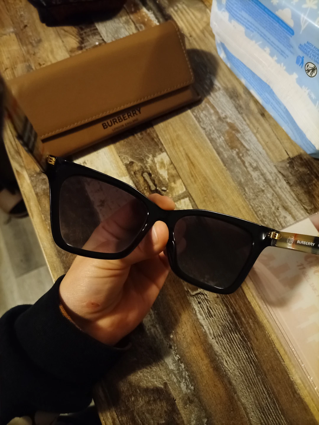 Burberry Sunglasses with Case - photo 4