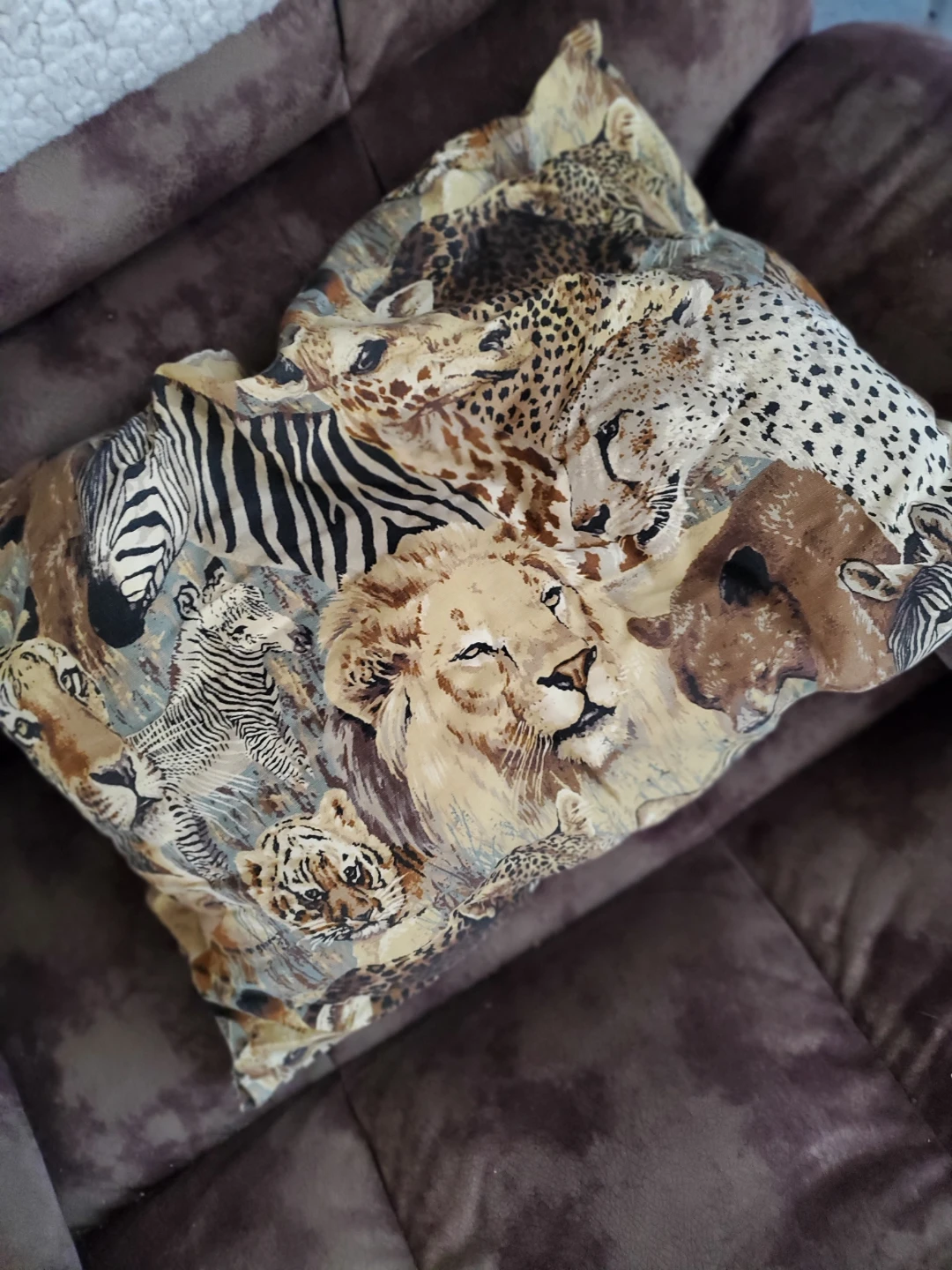 Wildlife Print Decorative Cushion - photo 2