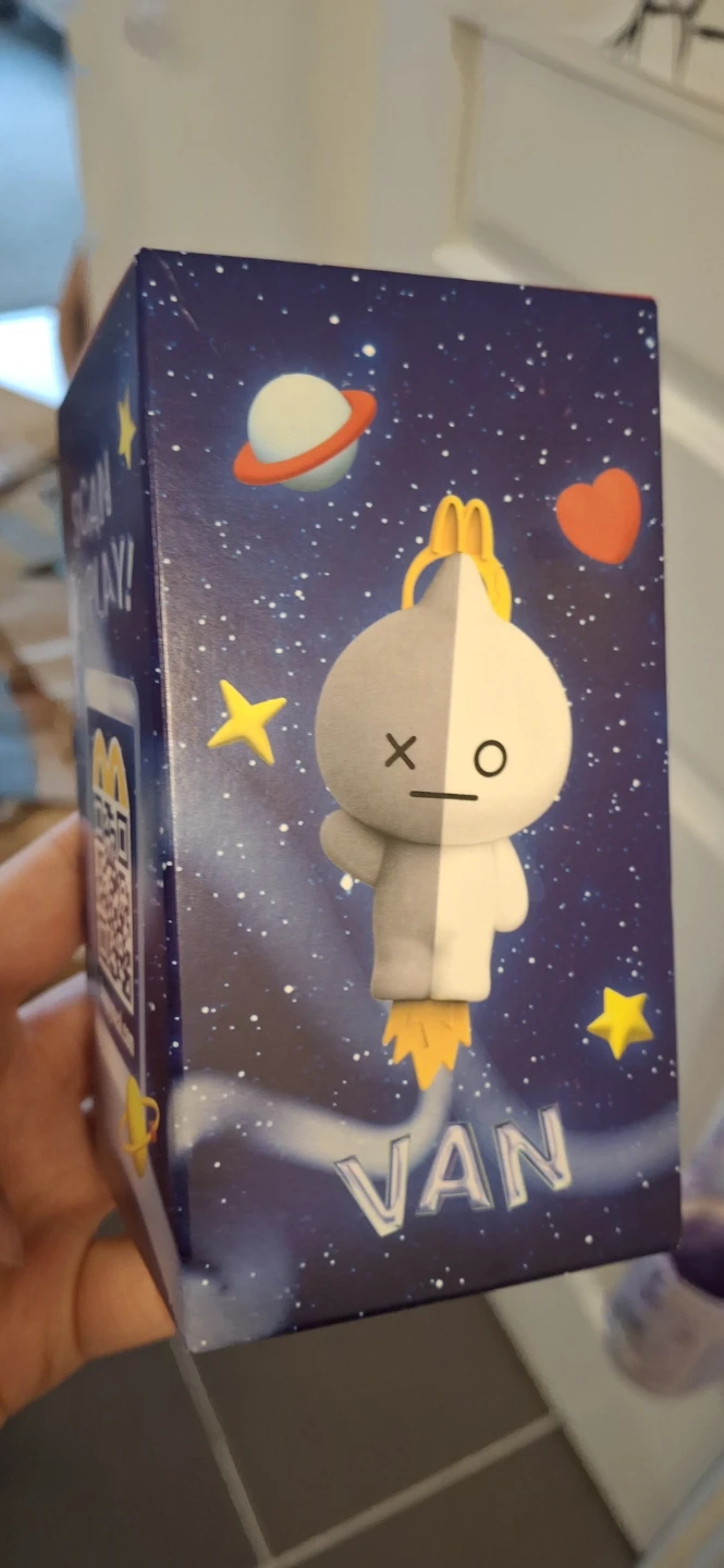 Happy Meal BT21 Van toy - photo 2
