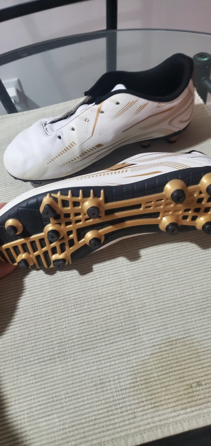 Lotto Swift soccer cleats