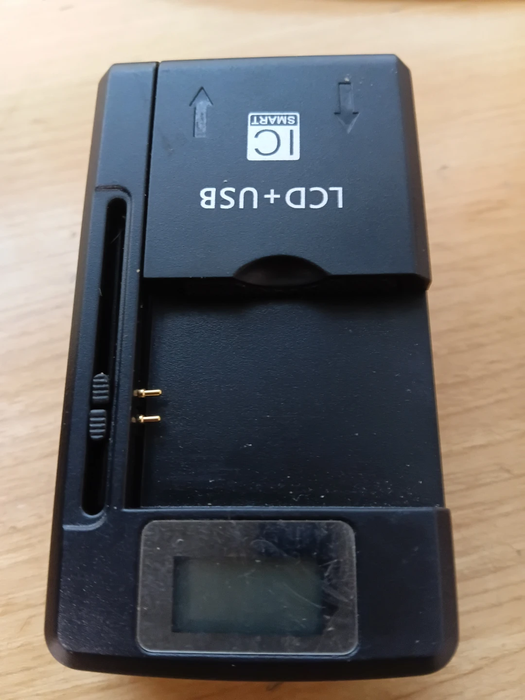 Universal Battery Charger with LCD and USB port - photo 2