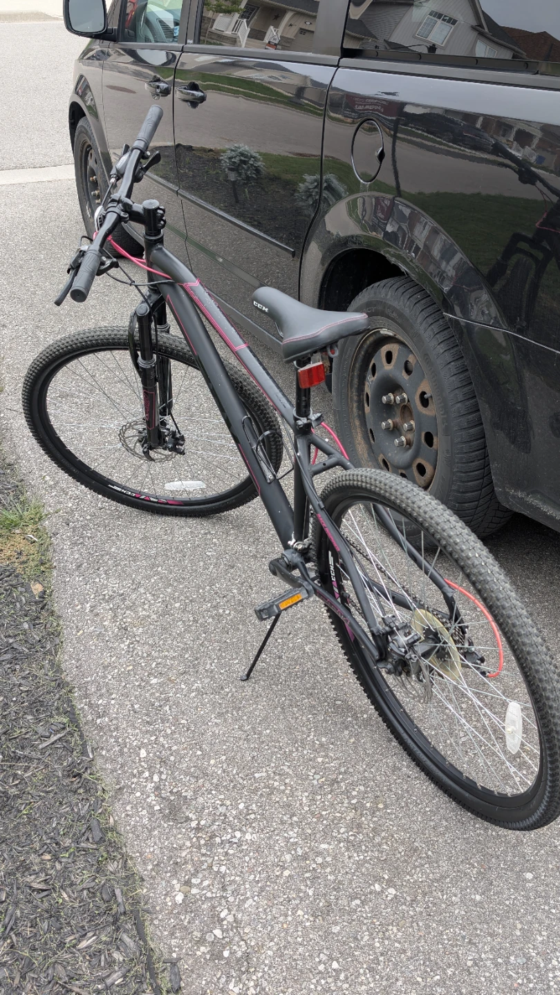 CCM FS Dimmer 27.5” Mountain Bike 21 Speed – Disc Brakes