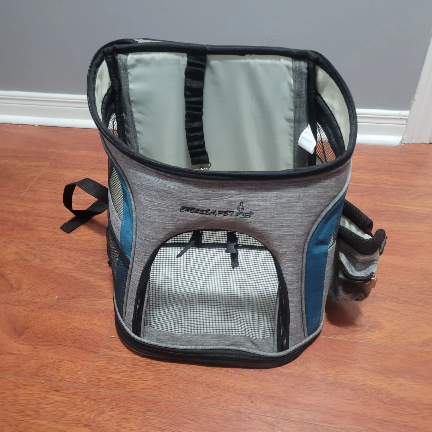 Cat back pack/ Carrier and cat bed - photo 2