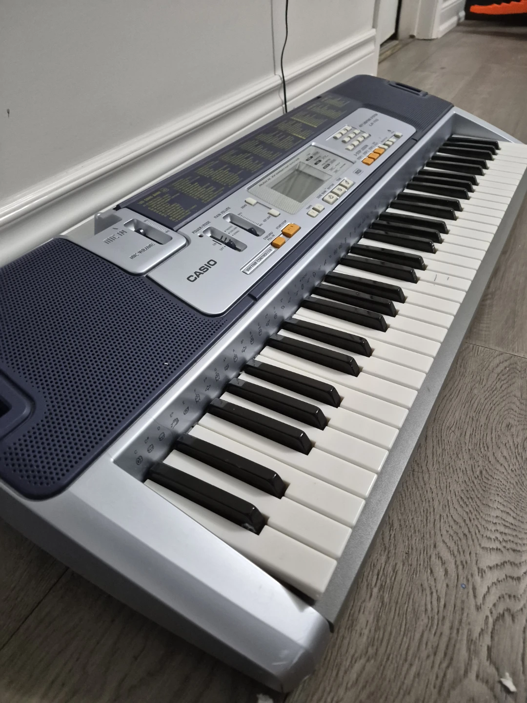 Casio LK-110 Key Lighting Keyboard - photo 3