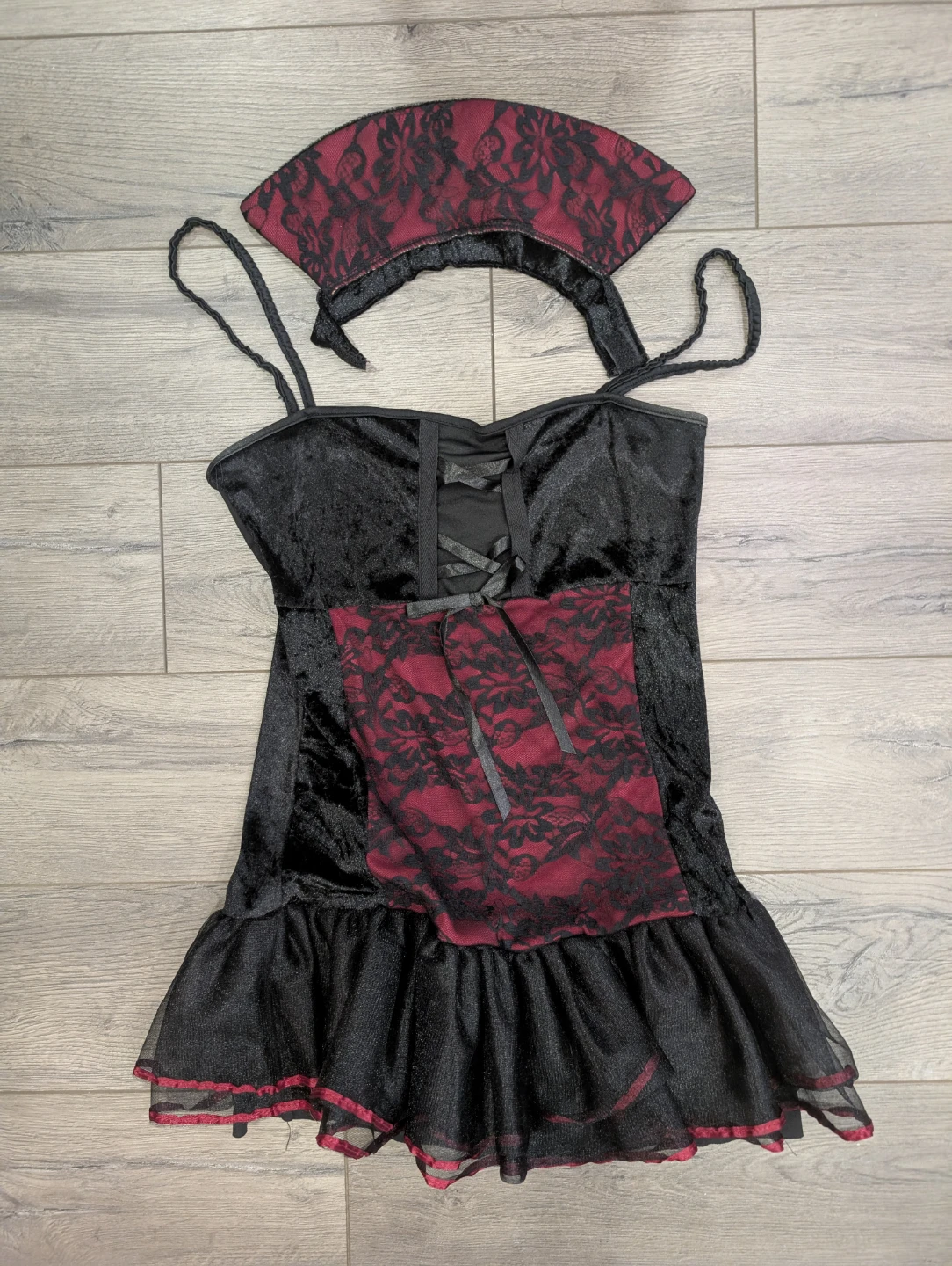 EUC - Women's Halloween Vampirella Costume Size S - READ - photo 5