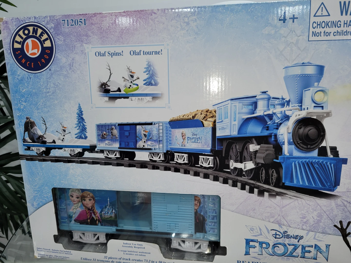 Lionel Disney Frozen Ready-to-Play Train Set - photo 3
