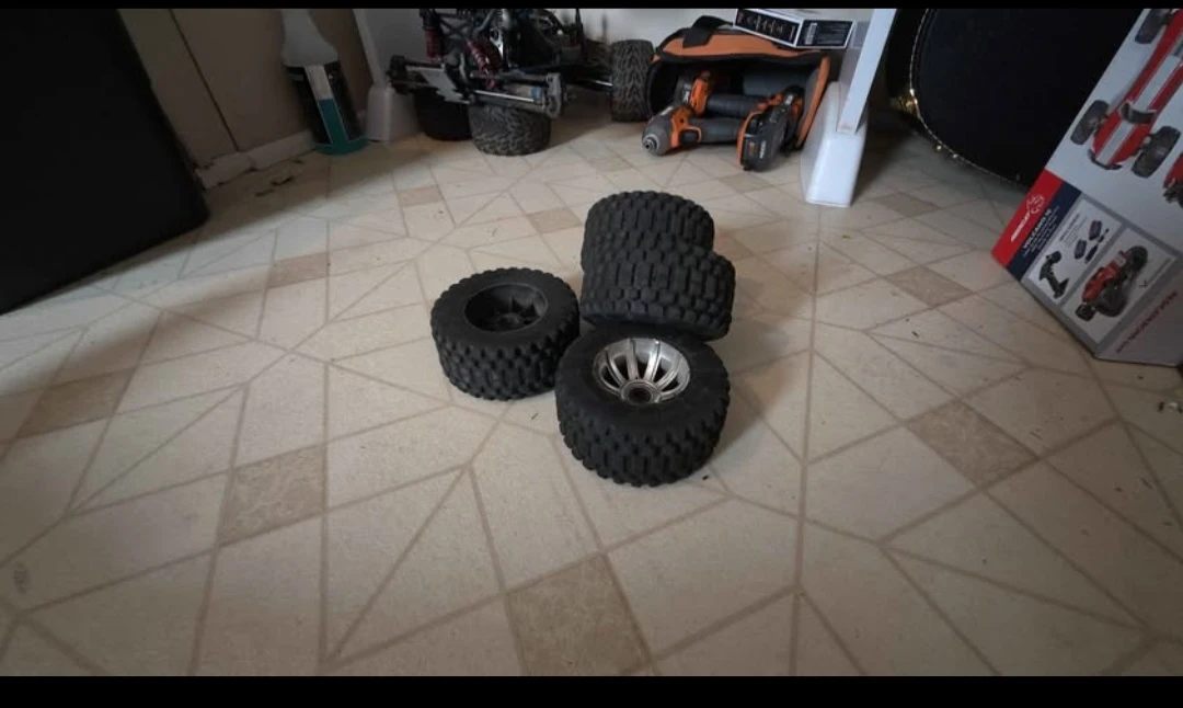 Redcat valkyrie 4s mt RC Monster Truck - photo 3