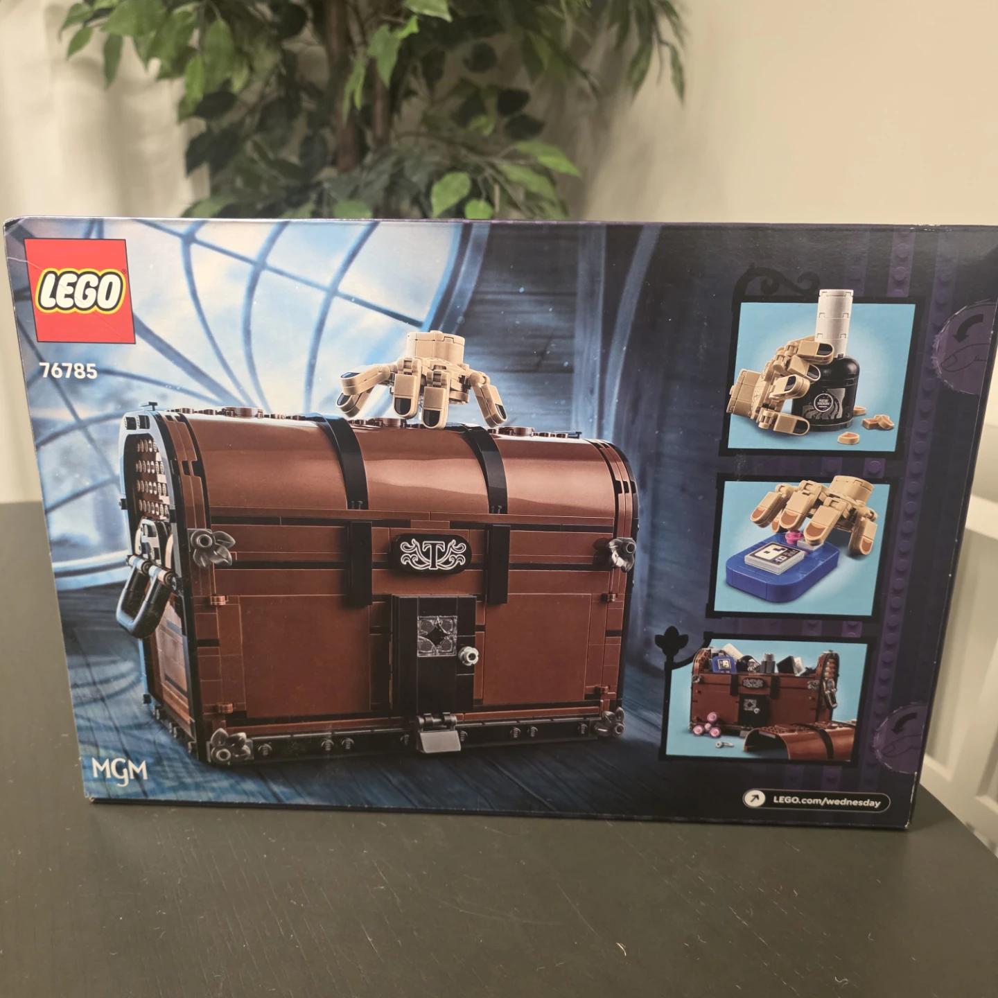 LEGO Wednesday Thing's Apartment 76785 - photo 2