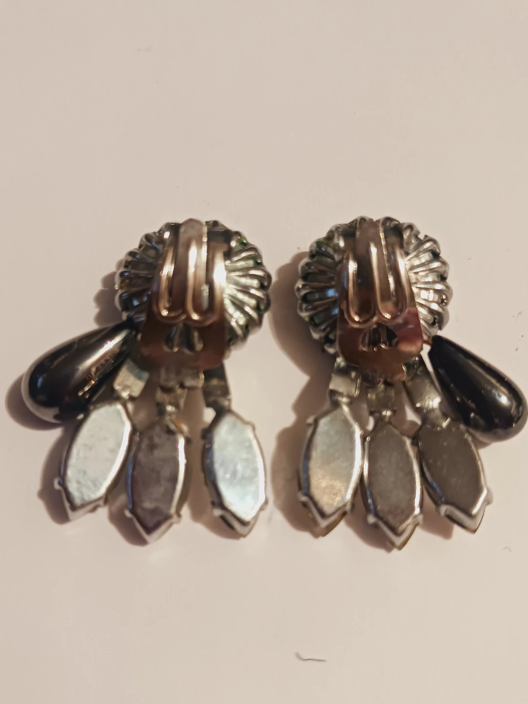 Beautiful Hematite & Clear Rhinestone Clip-On Earrings - photo 4
