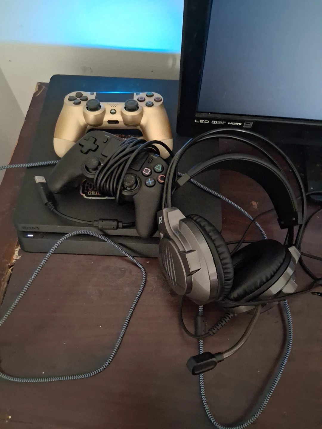 Sony PlayStation 4 Console Bundle