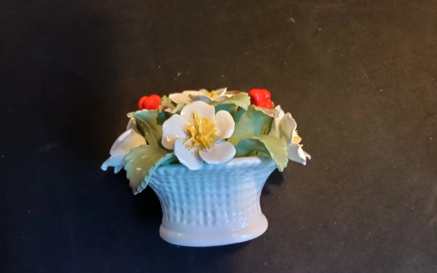 Aynsley Christmas Rose Bone China Figurine - photo 2