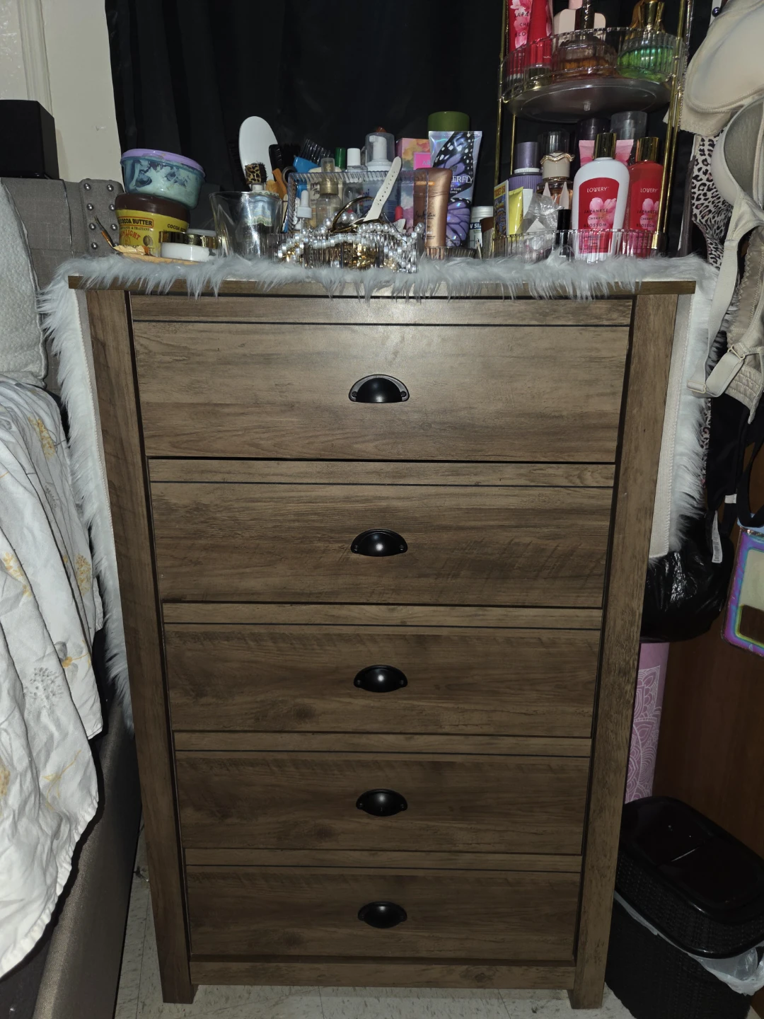 Synergy House Furniture 5-Drawer Wood Chest