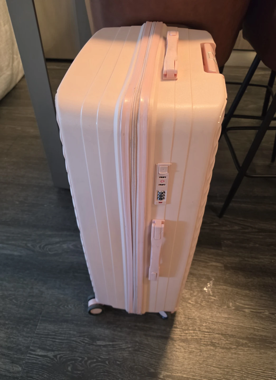 Pink Hardshell Spinner Suitcase - photo 3