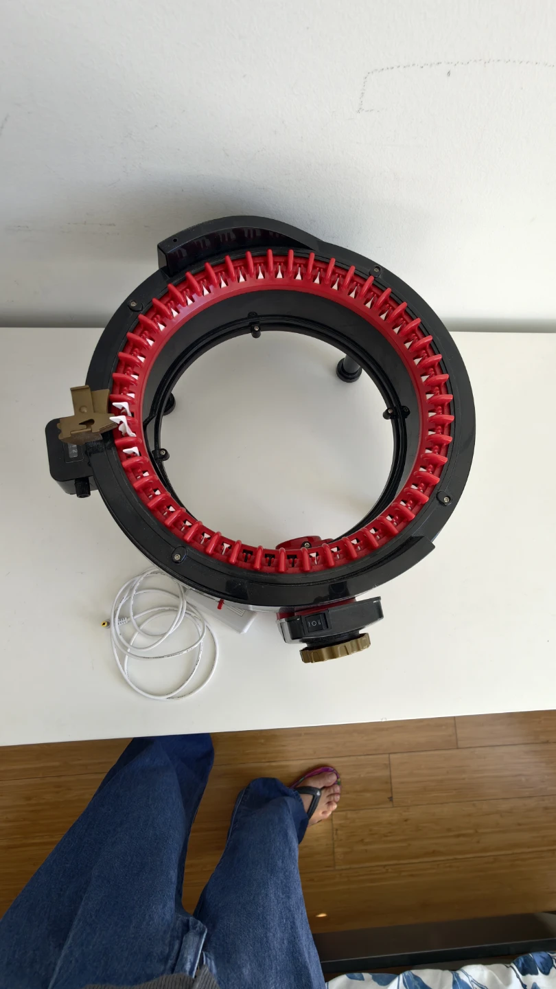 Addi Knitting Machine included adaptor - photo 2