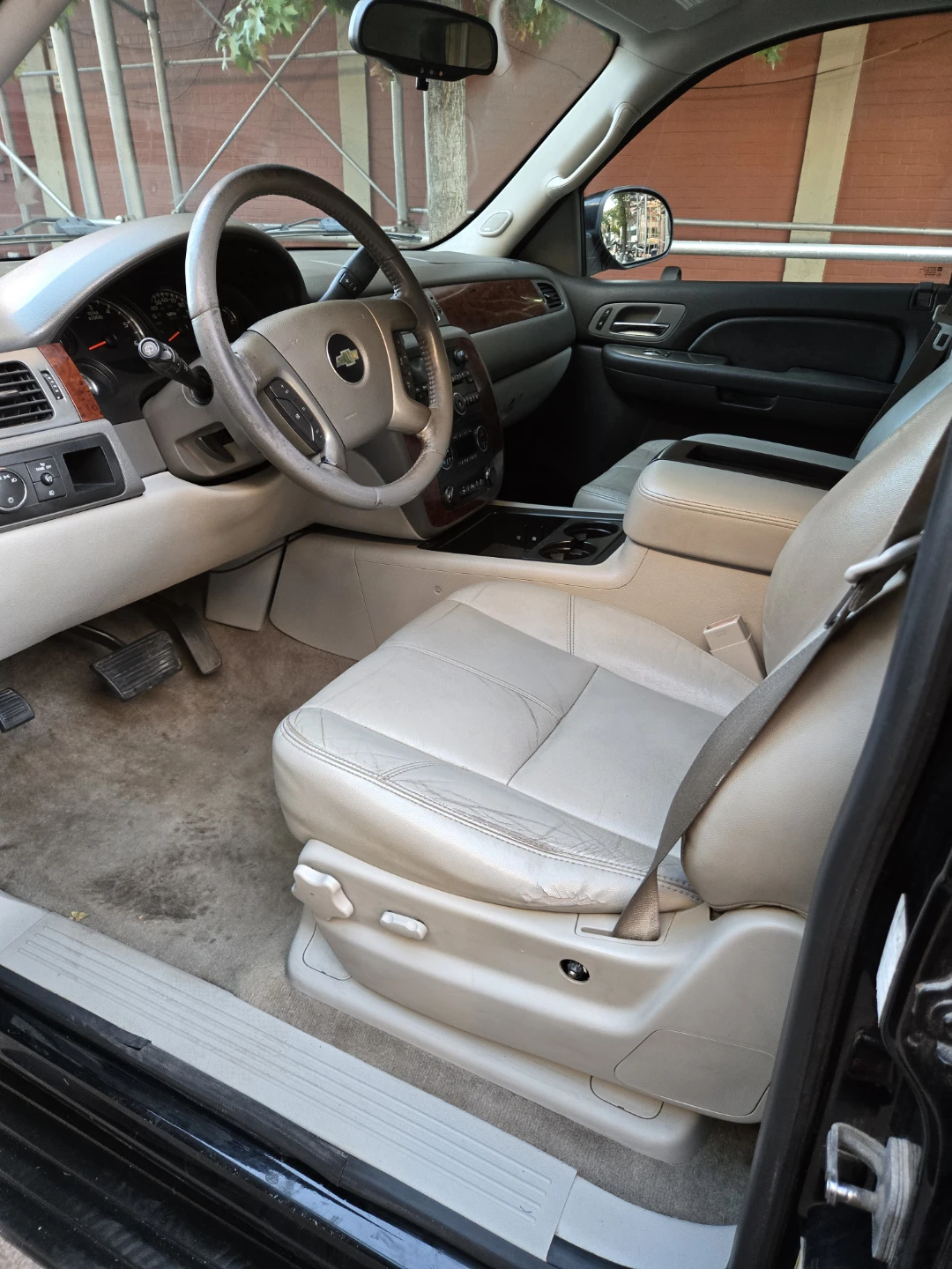 2013 Chevrolet Suburban LT SUV - photo 5