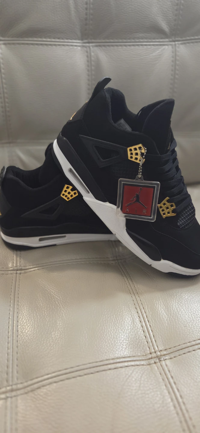 Air Jordan 4 Retro royalty style