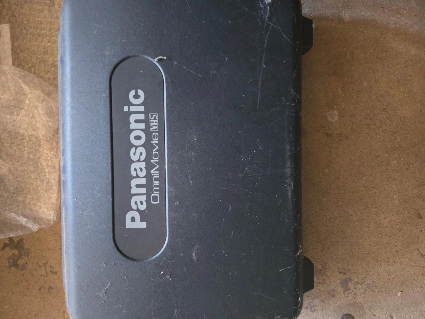 Panasonic OmniMovie VHS Camcorder - photo 3