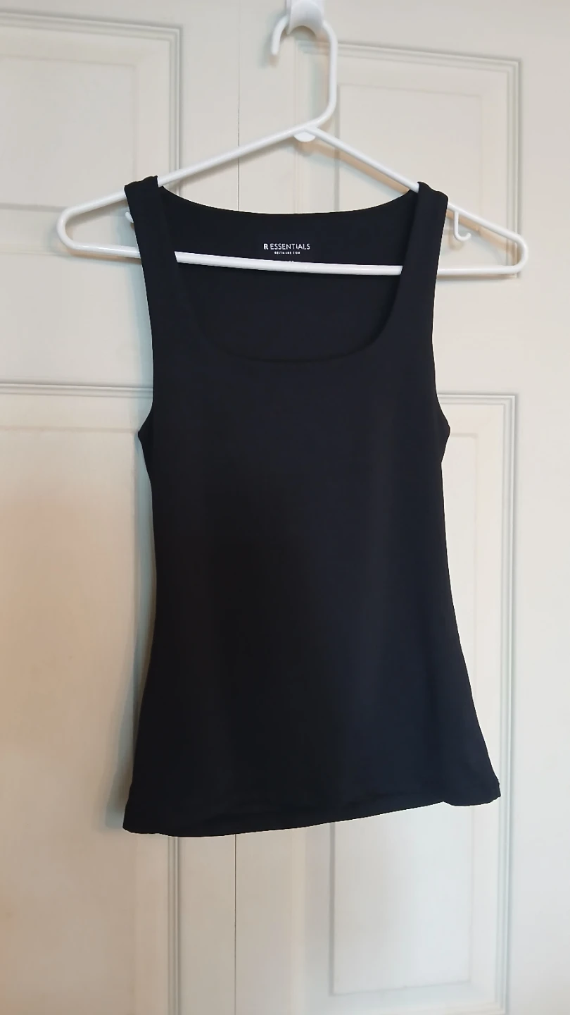 Reitmans square neck black sleeveless top, size XS