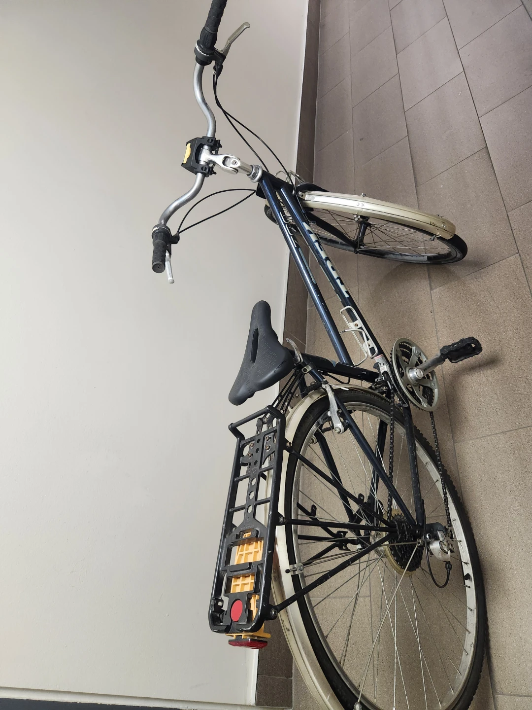 Trek Multitrack 700 Hybrid Bicycle