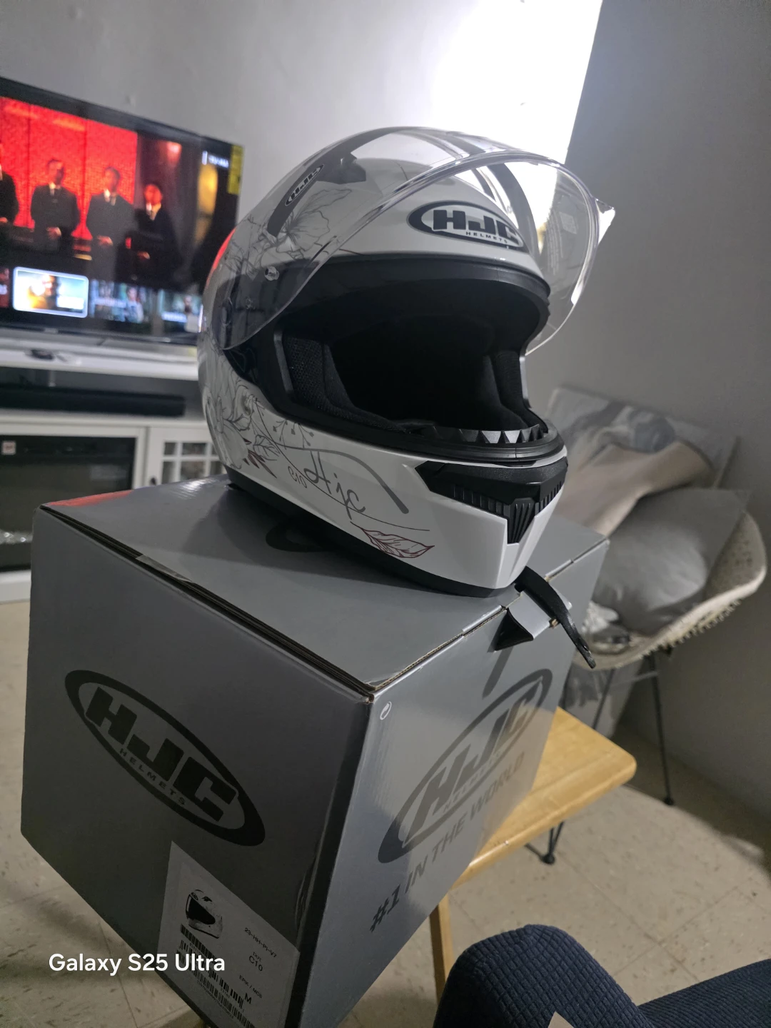 HJC C10 Epik Helmet Size Medium - photo 3