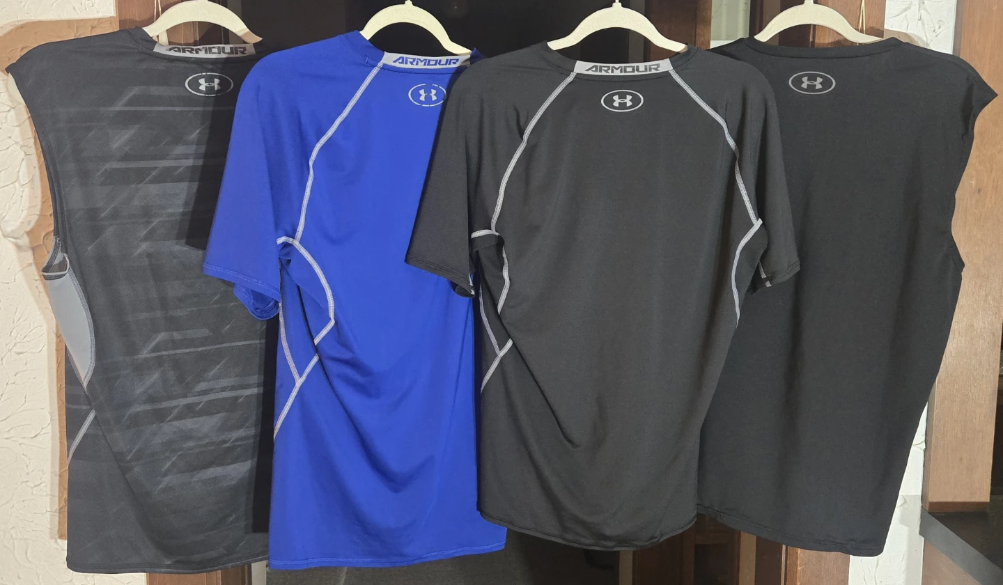 XL Compression Under Armour. 2 short sleeve, 2 sleeveless.Men's. - photo 3