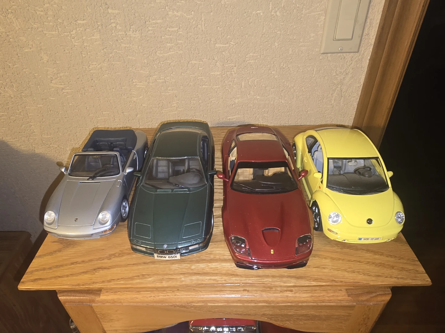 1:18 Four Collector Diecast Model Cars