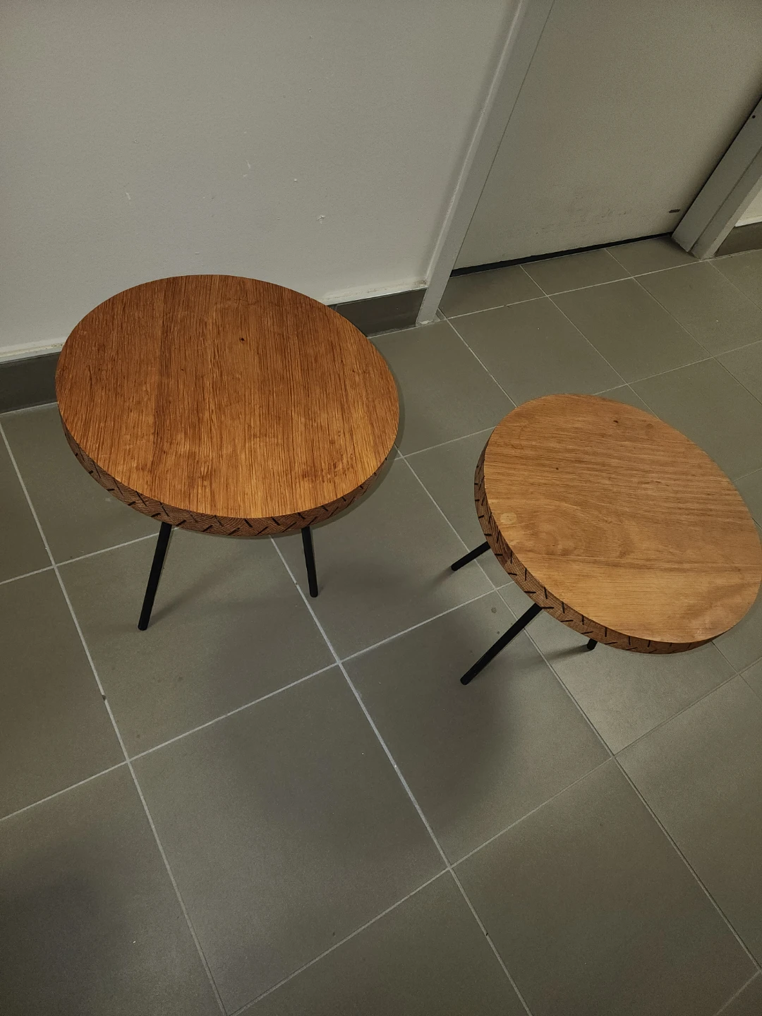 Set of Two Wooden Side Tables - photo 3