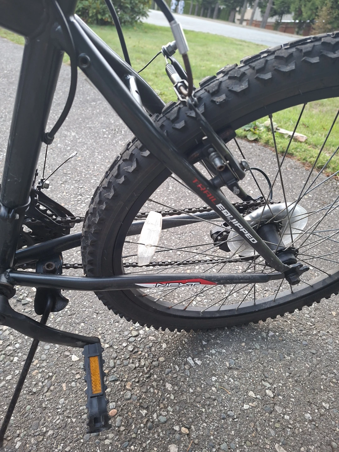 NEXT Deflect 24-Speed Mountain Bike - Trail Ready - photo 4