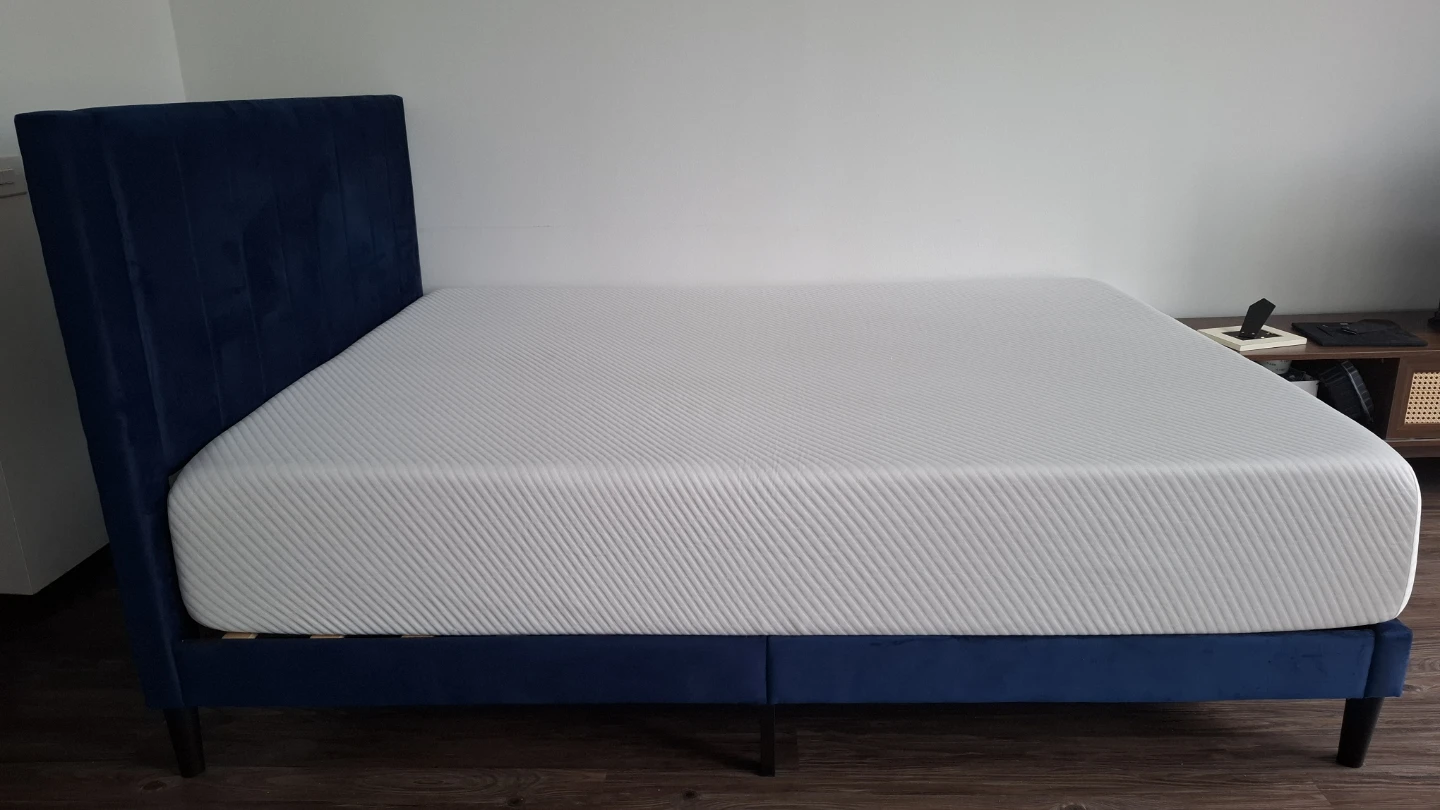 Queen Size non spring mattress - photo 2