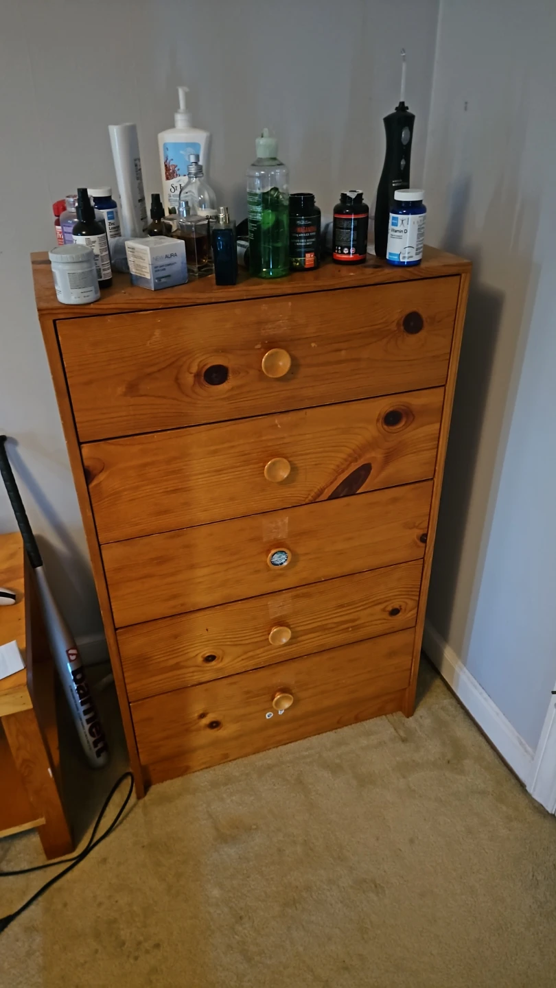 Five-drawer solid wood dresser