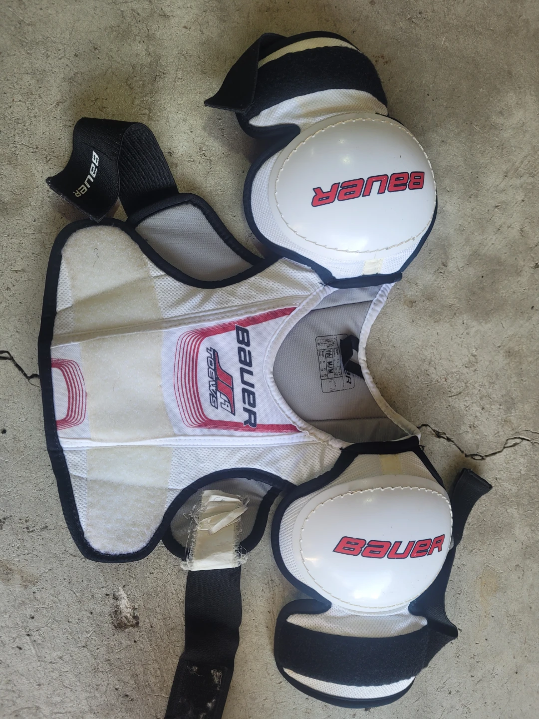 Bauer Toews Youth Hockey Shoulder Pads Size M