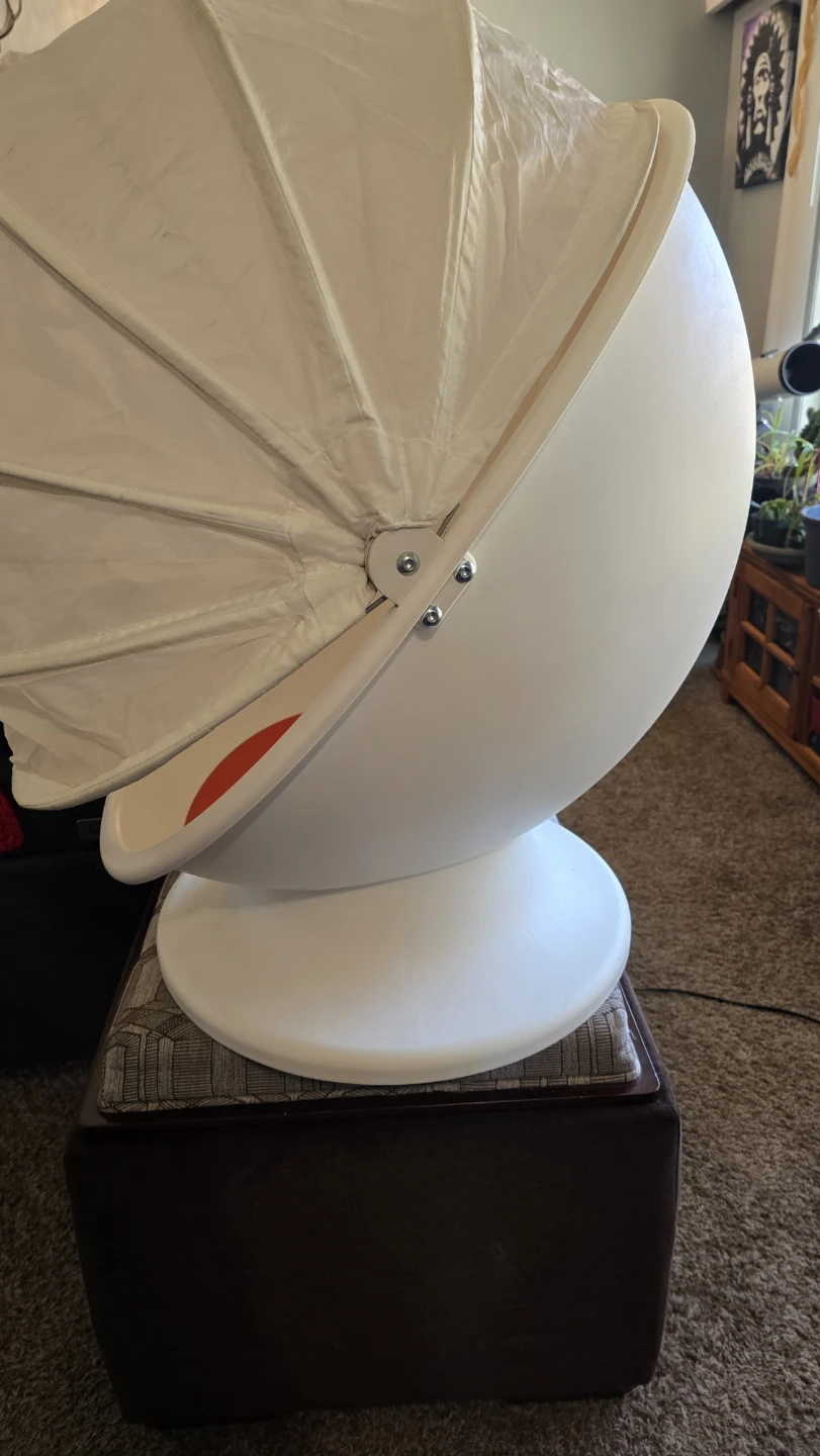 White Pod Chair with Retractable Canopy - photo 3