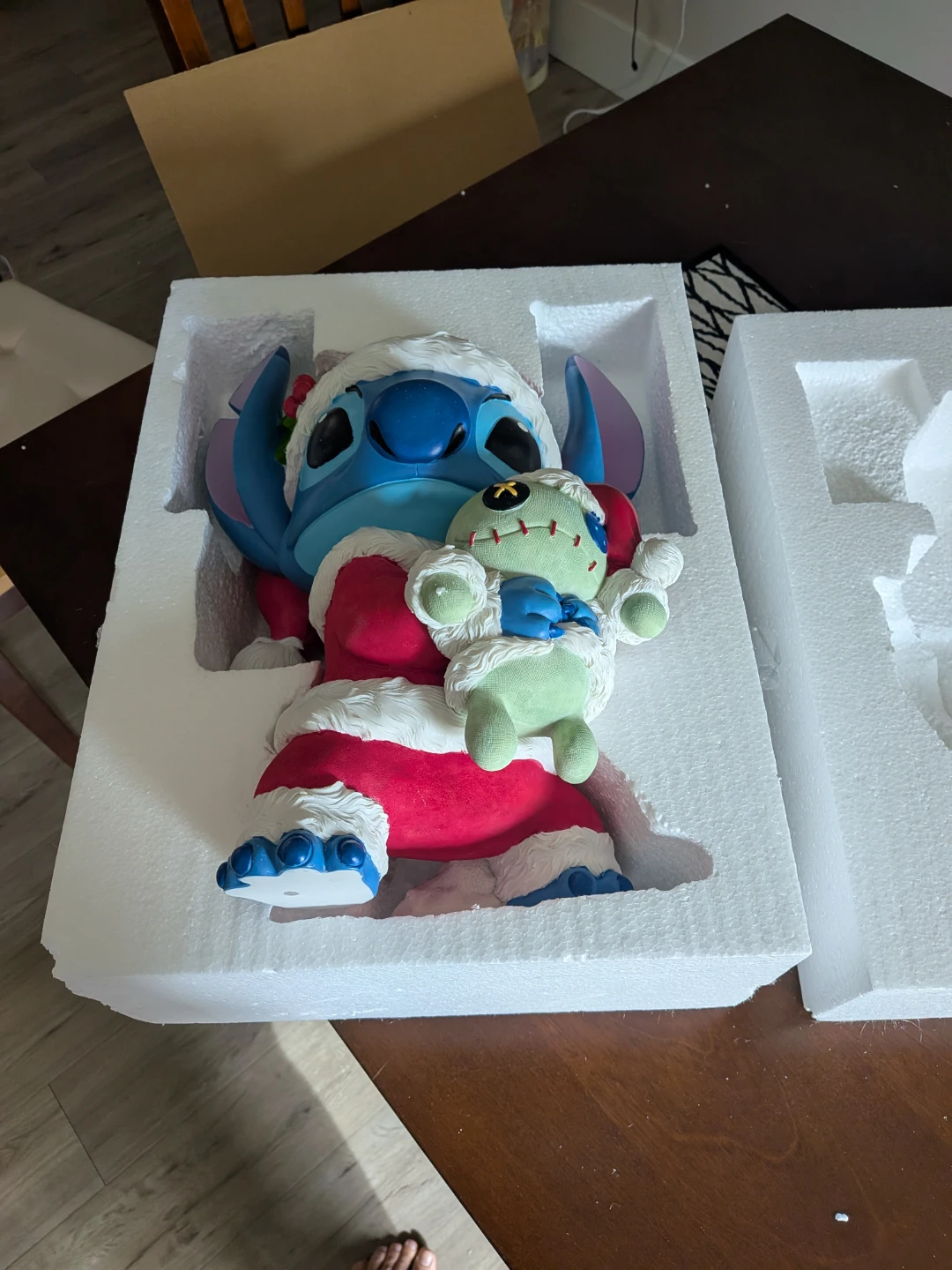 Disney Showcase Big Fig Santa Stitch - photo 5