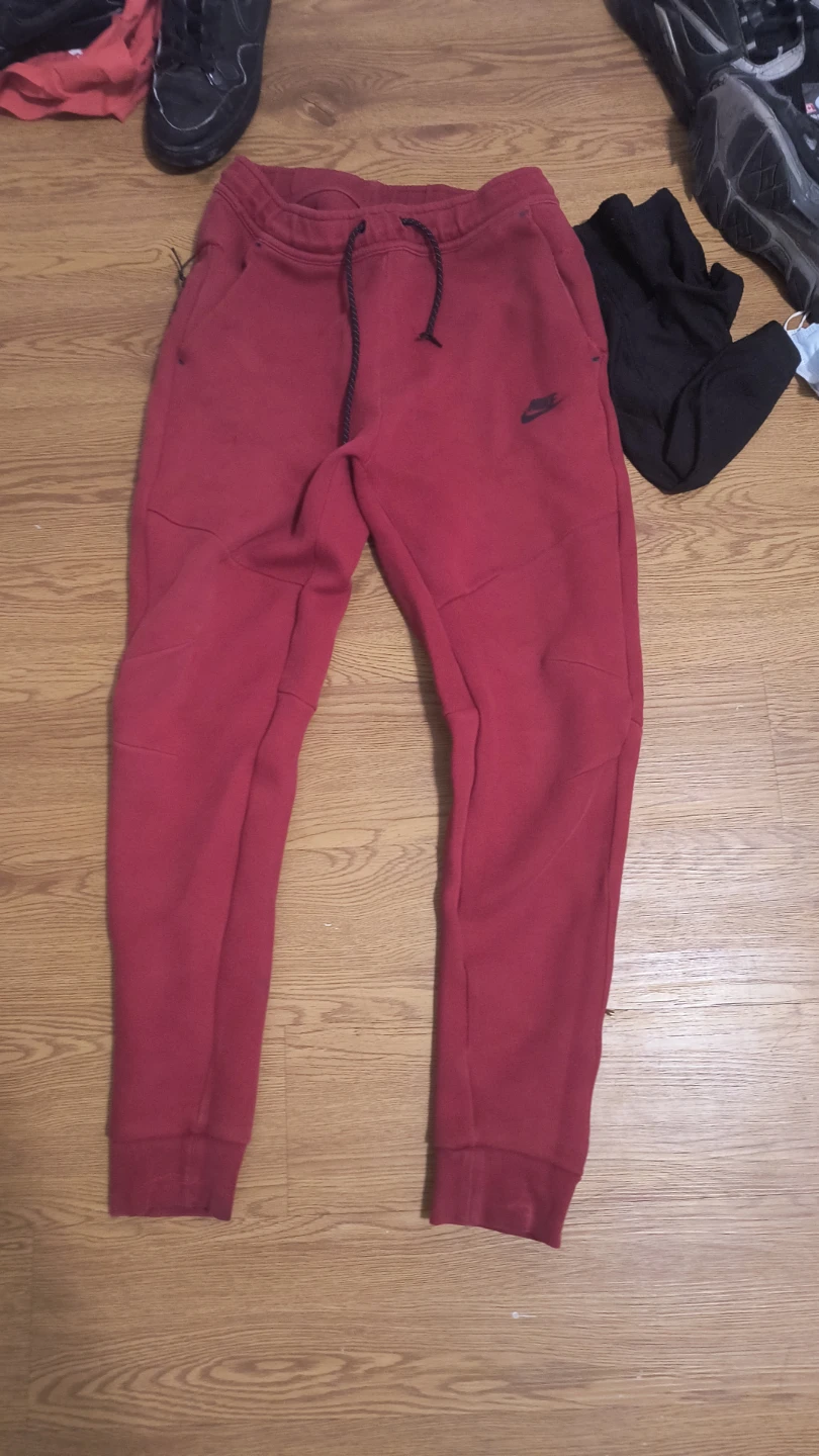 Nike Tech Fleece Joggers Red