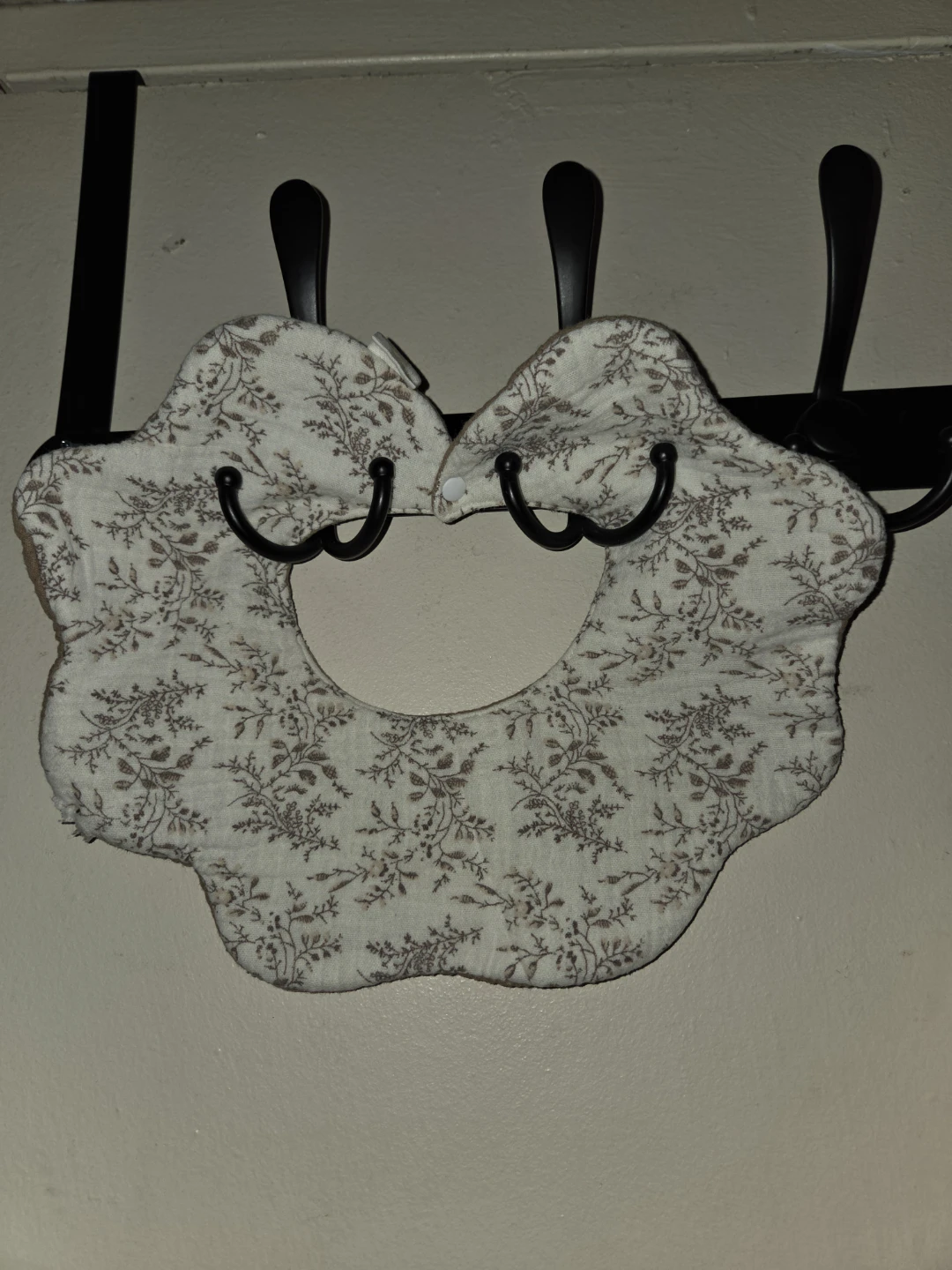 'Budding Flowers' Scalloped Infant Bib
