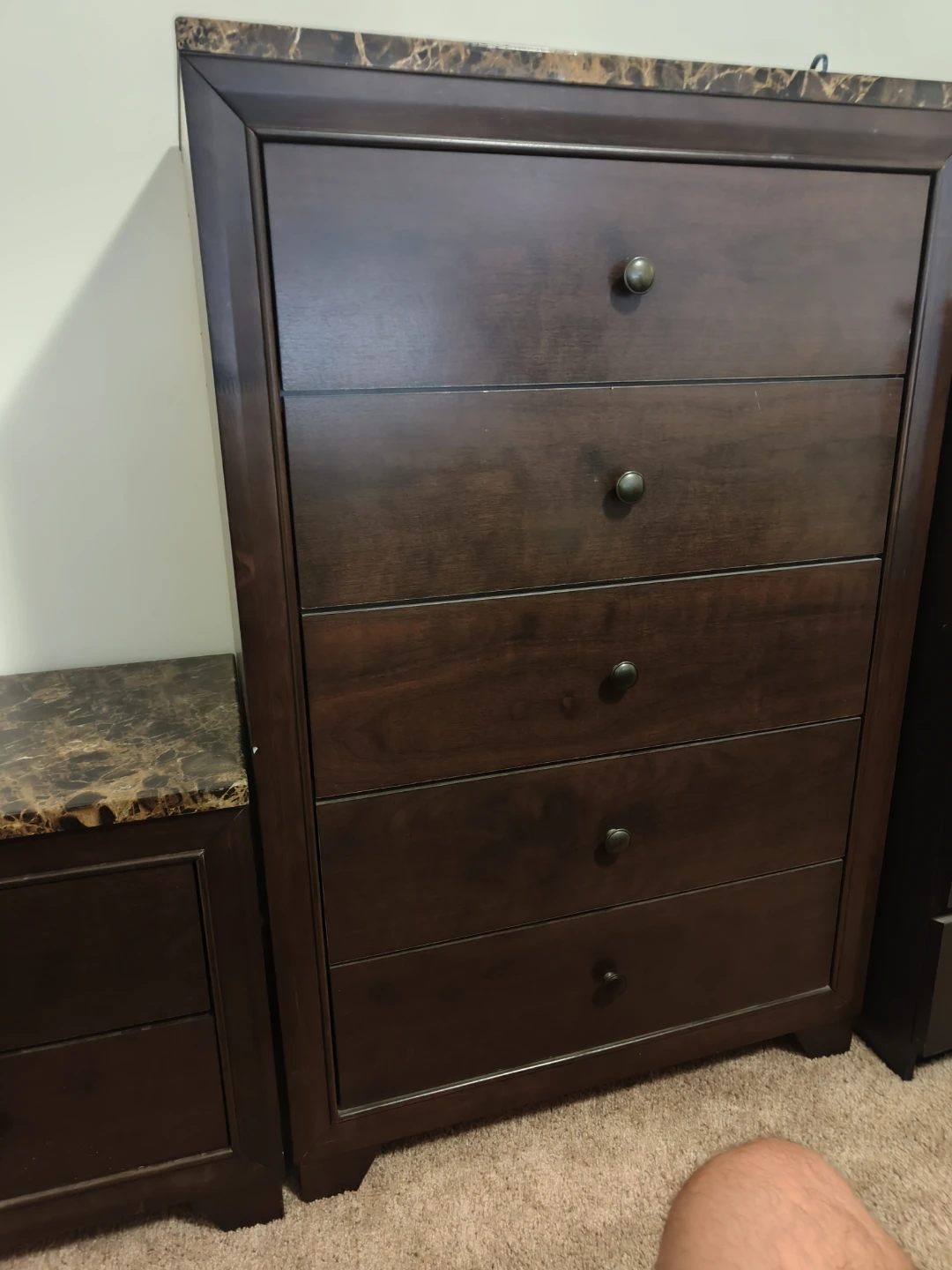 5-Drawer Dark Wood Dresser