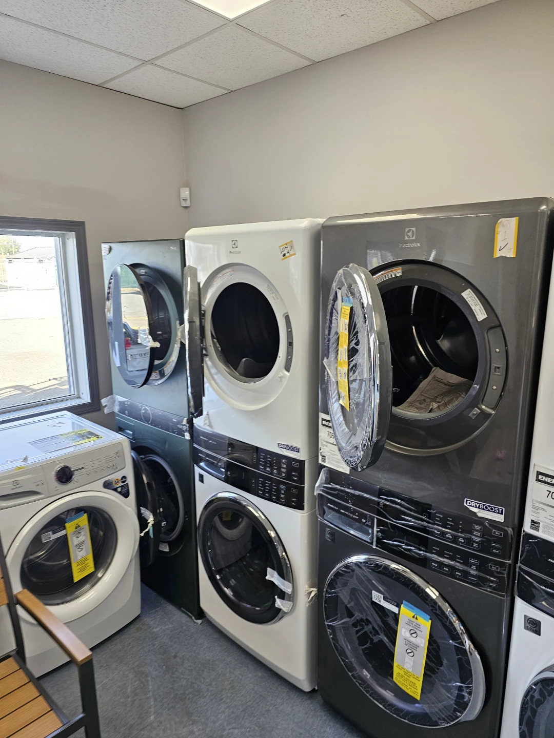 Electrolux Laundry Tower - photo 3