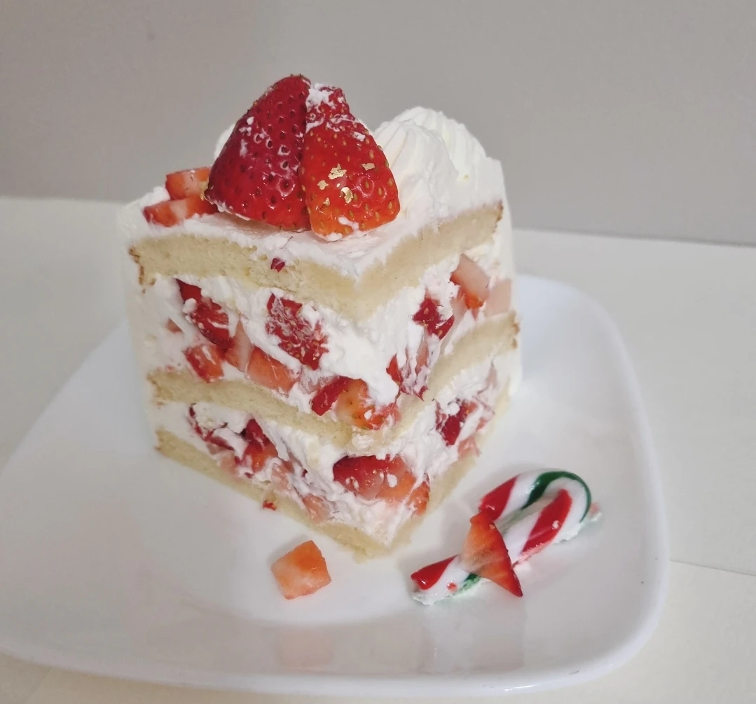Fresh Blueberry & Strawberry Whipped Cream Cake - photo 4