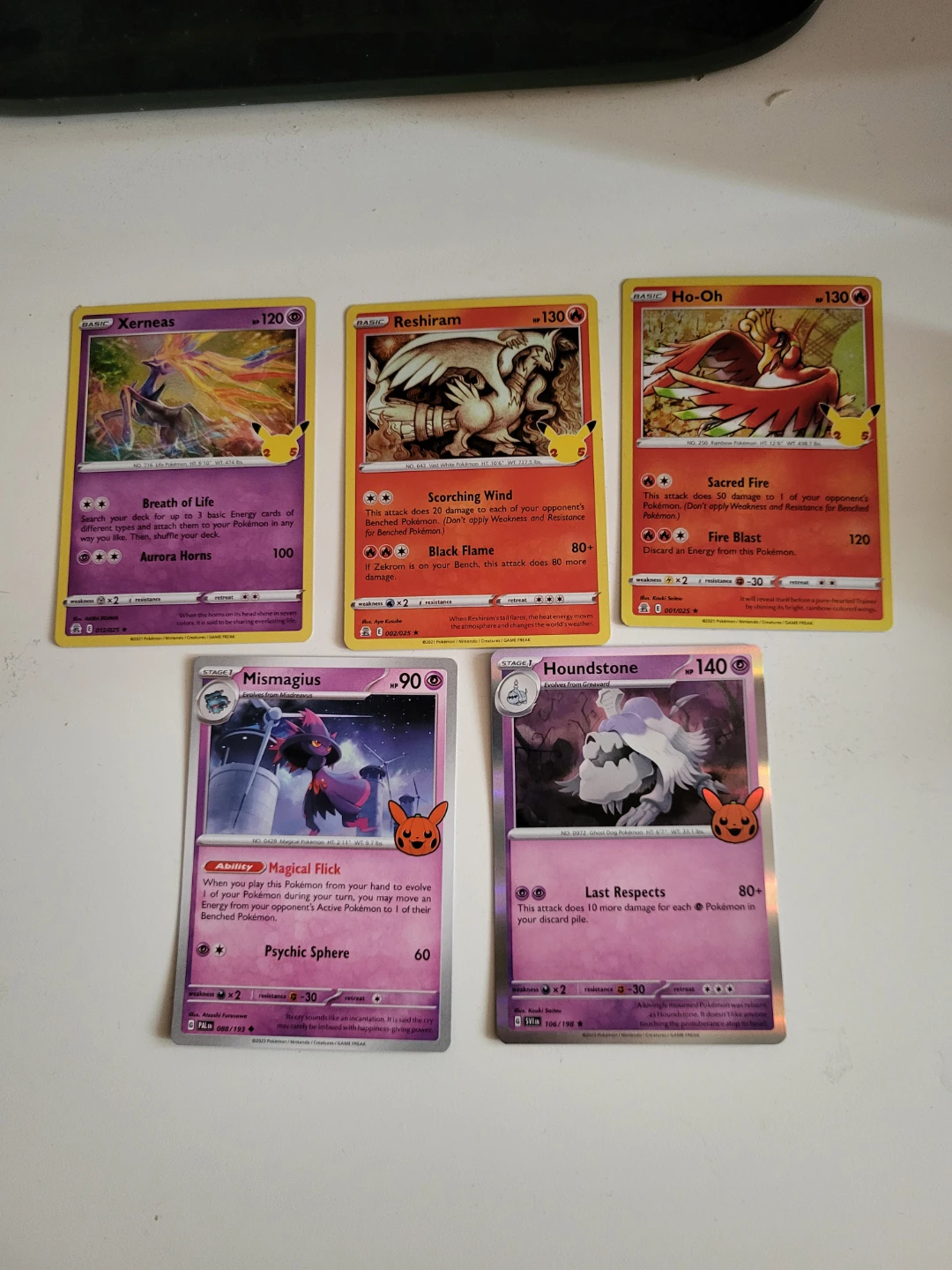 Set of 5 25th anniversary and Halloween Assorted Pokémon Cards