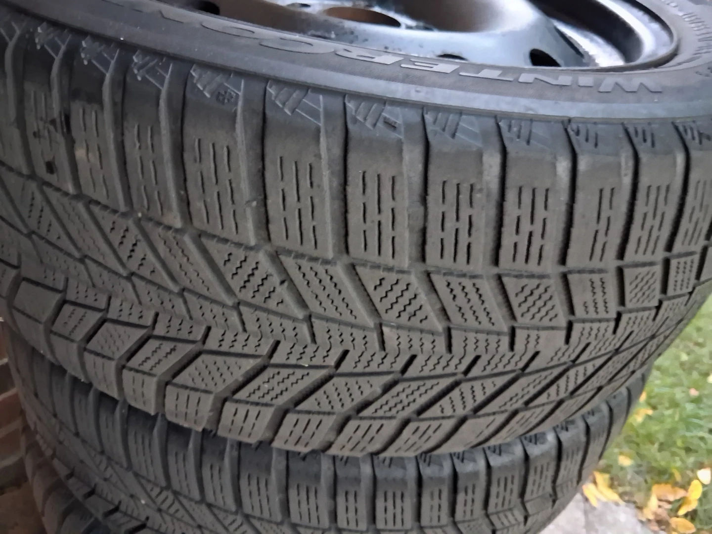 215/55/17, 5 x 114.3 Honda, etc winter tires on rims. - photo 3
