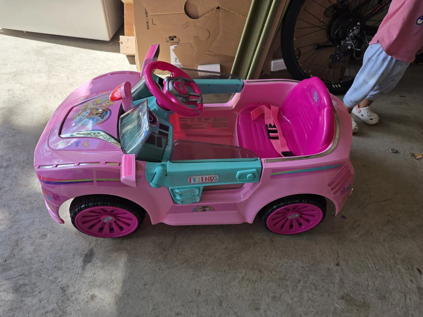 Paw Patrol 6V E-Cruiser Ride-On Car. Toy car baby car, brand new