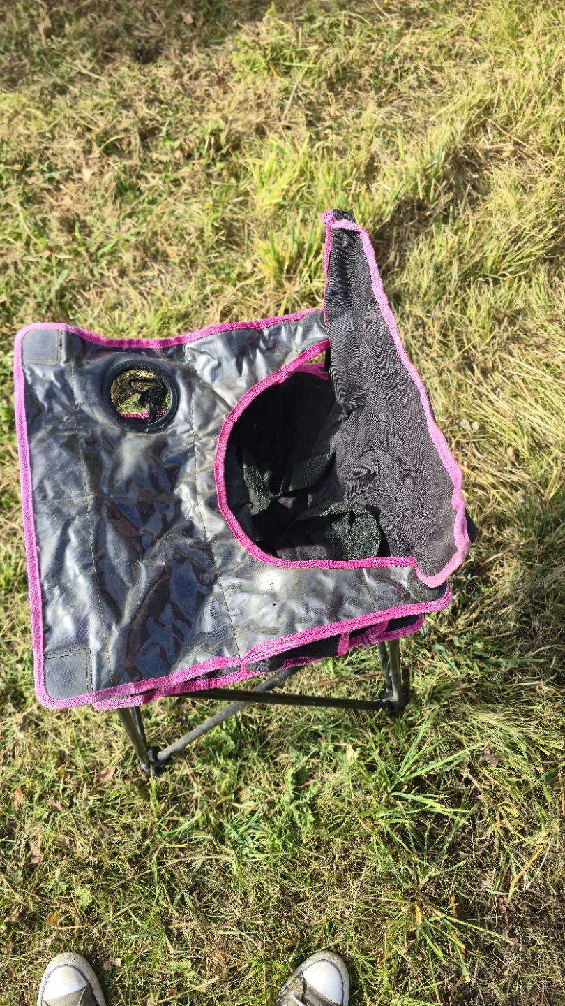 Collapsible Pink and Black Toddler Camp Chair - photo 3