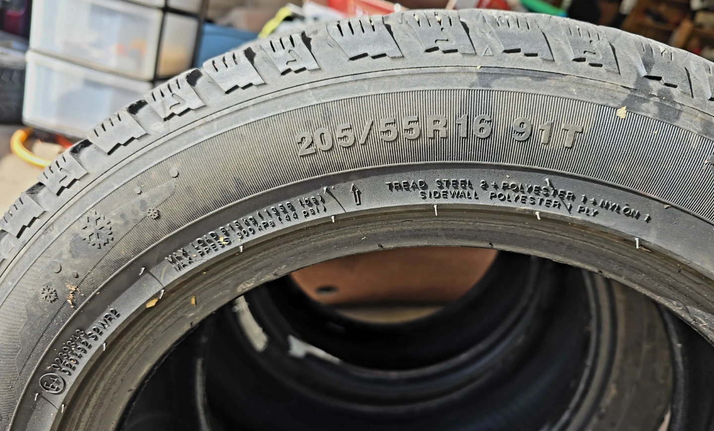 Set of 4 Kumho Winter Tires 205/55R16 - photo 2