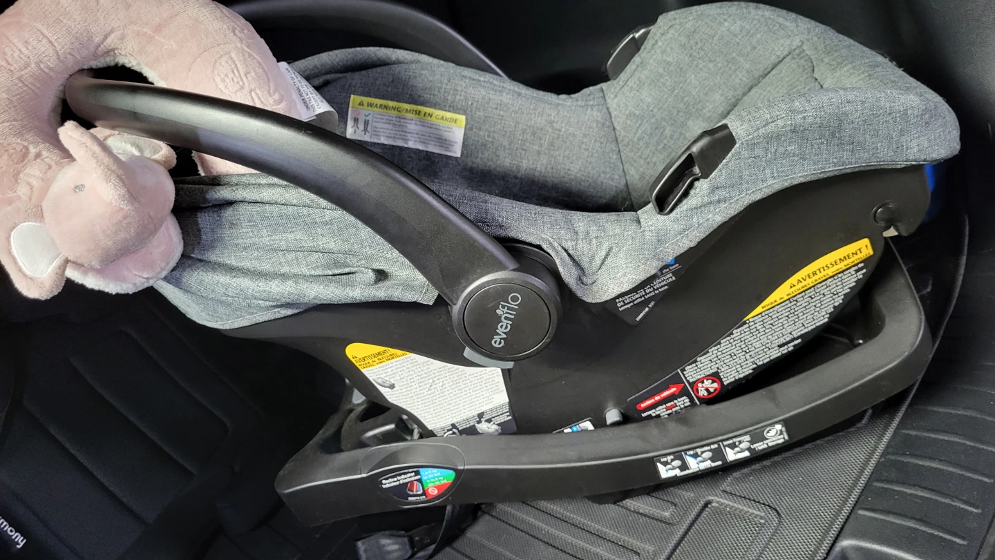 Evenflo omniplus car seat and base - photo 2