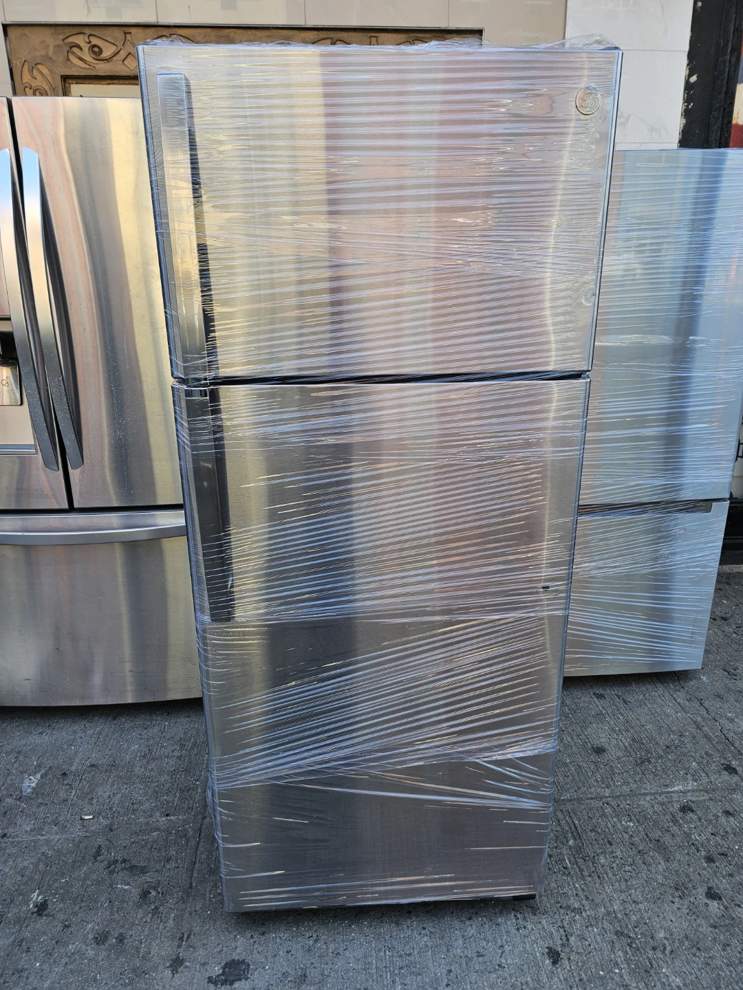 GE Stainless Steel Top-Freezer Refrigerator
