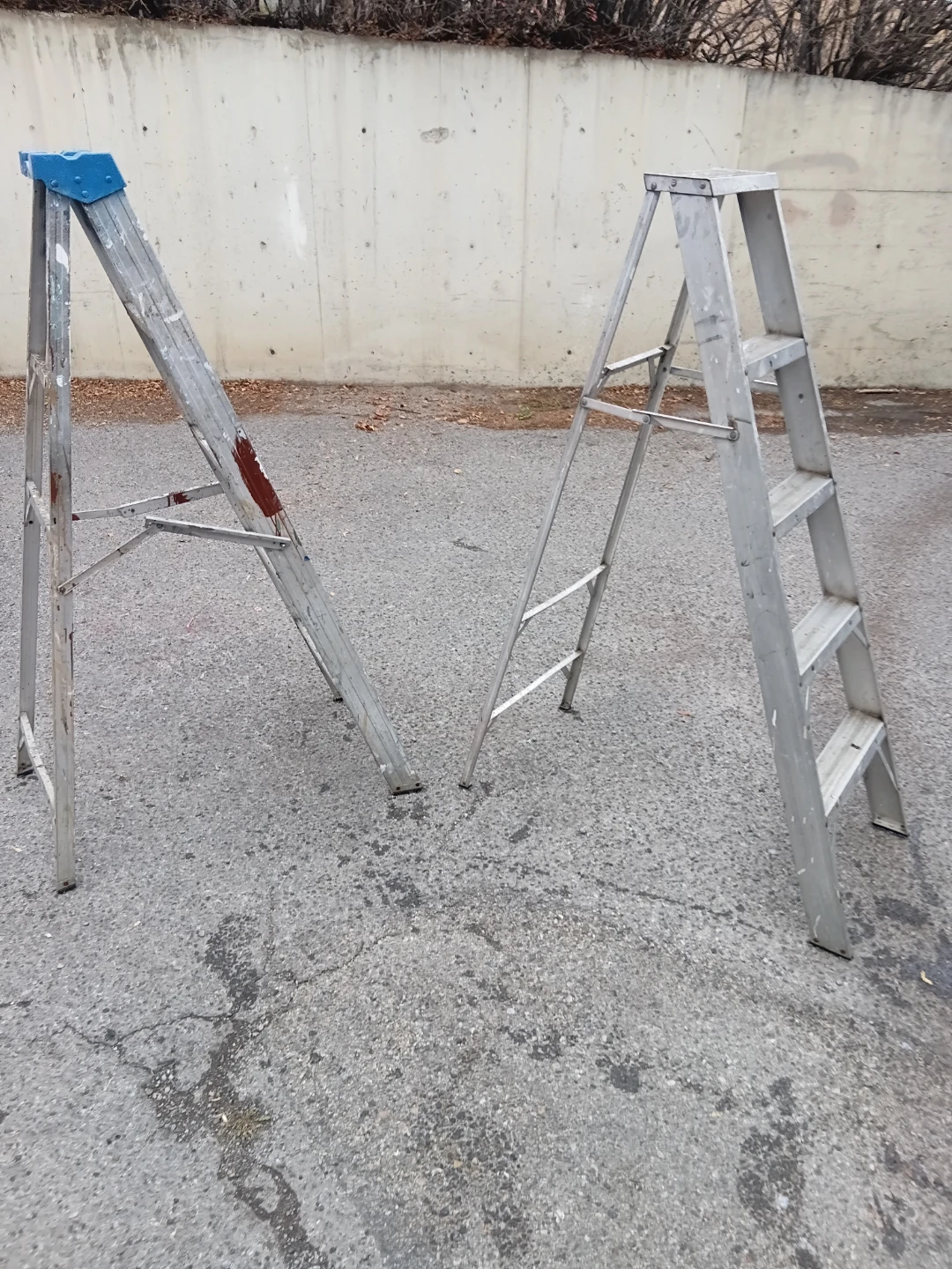 Pair Of 5Ft Aluminum Step Ladders