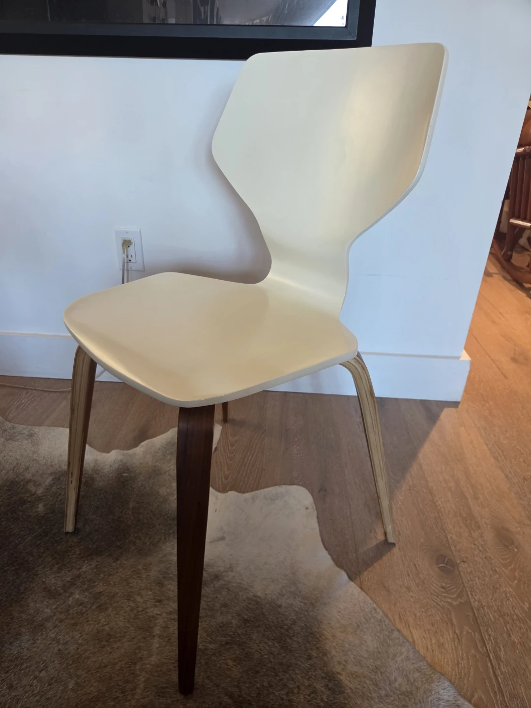 Modern Mid-Century Style Dining Chair