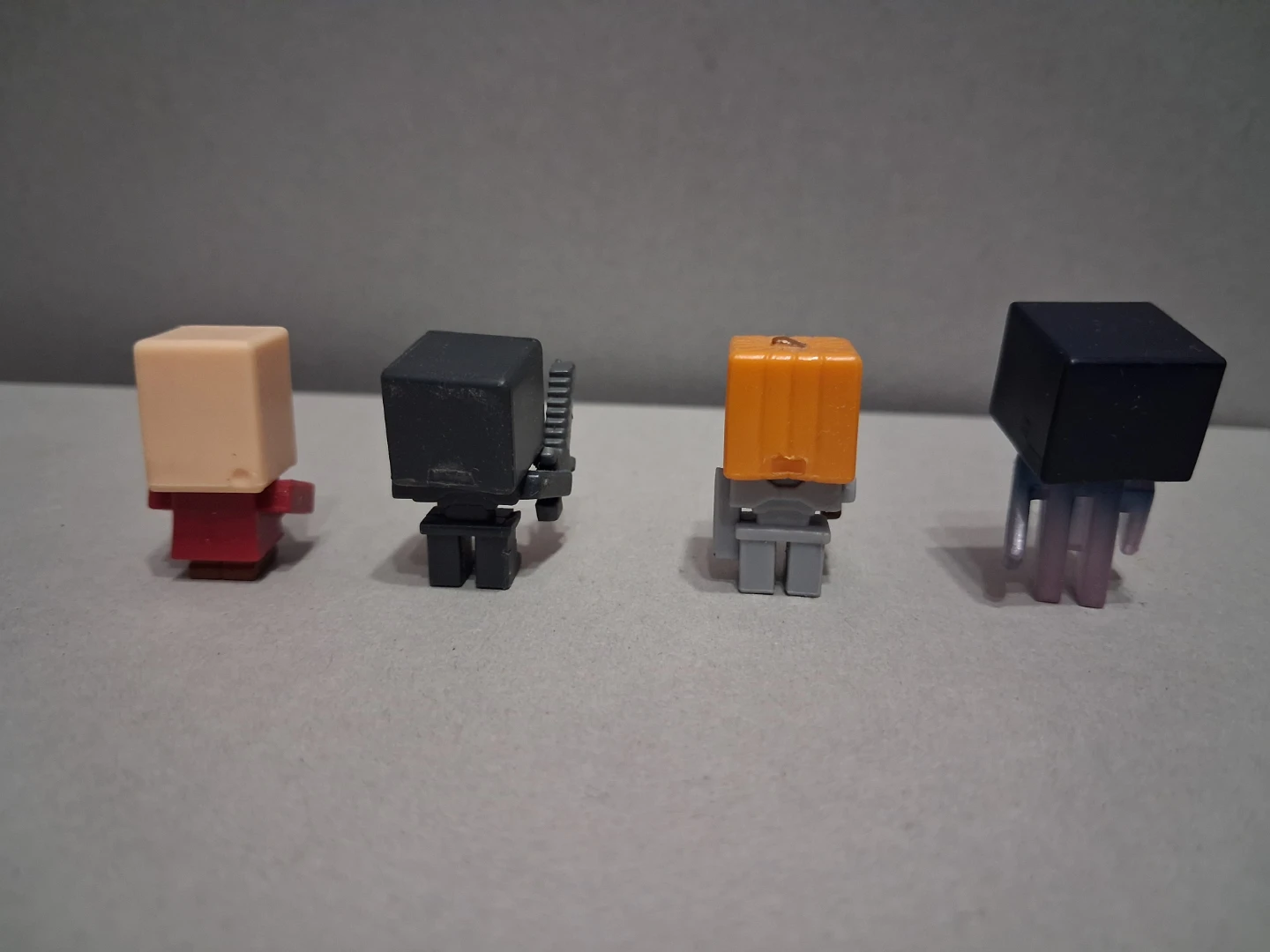 Moving ✨️ Assorted Miniature Collectible Figures - photo 5