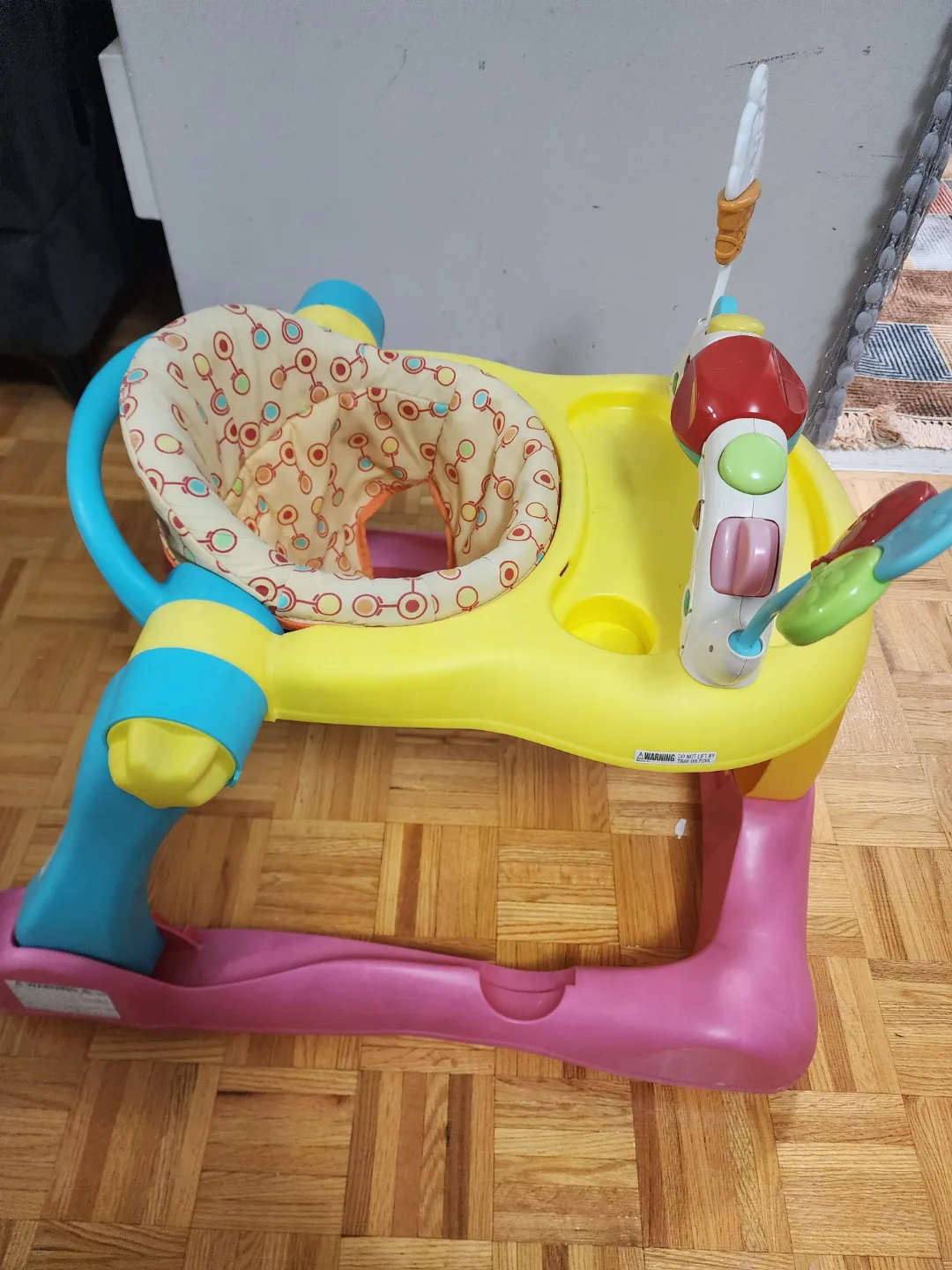 Kolcraft Tiny Steps Baby Walker image indicator(2)