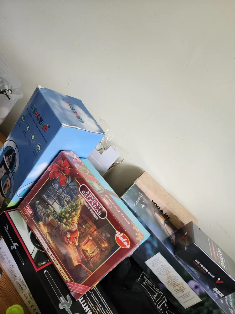 garage sale today and tomorrow and after tomorrow  to Sunday thumbnail